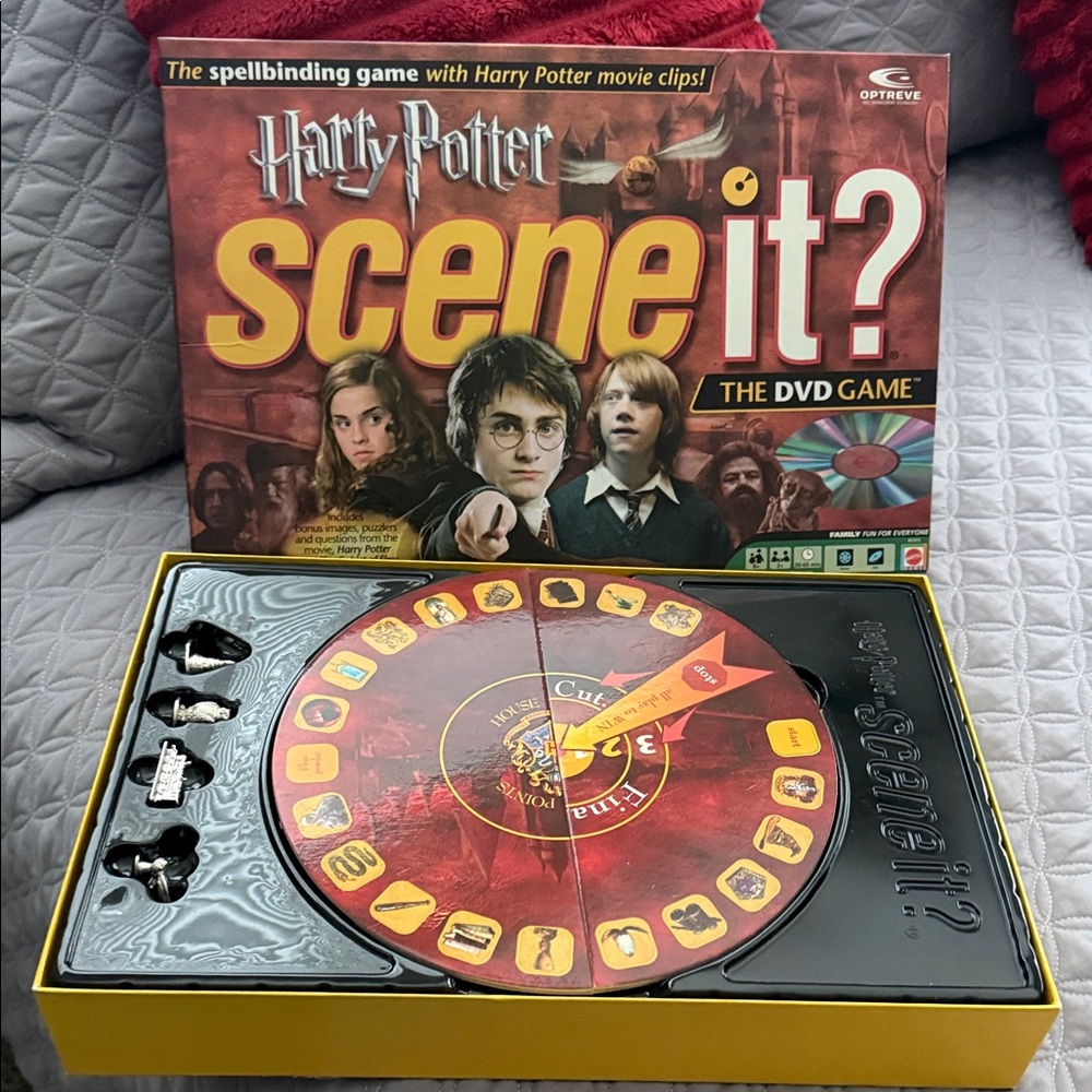 Scene Weaver Harry Potter DVD Game - Red and Yellow